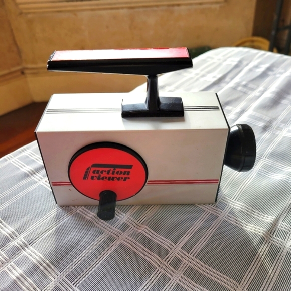 Walt Disney Vintage Action Films Movie Viewer - 2 Cartridges Working - Picture 2 of 8